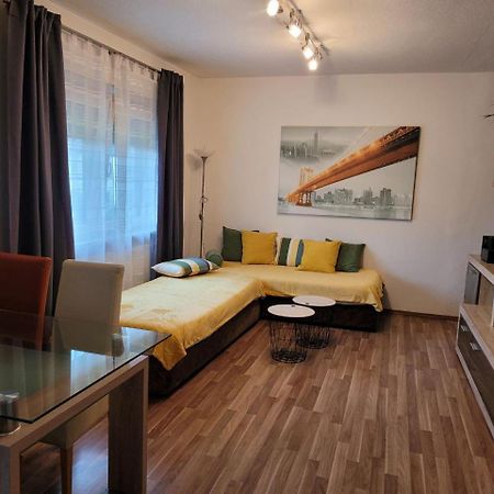 Zentral Gelegene, Sehr Ruhige Und Helle Wohnung Graz Exterior foto